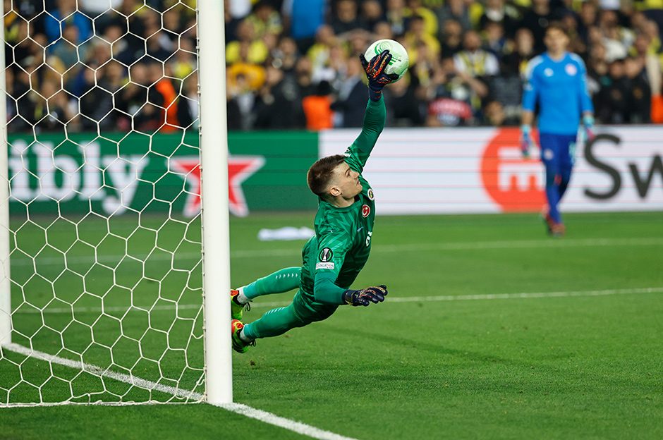 Fenerbahçe maçında 3 penaltı kurtaran kaleciden "muska" itirafı  - 7. Foto