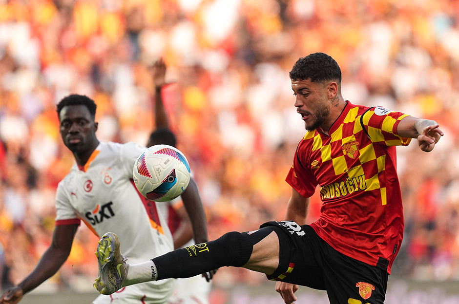 "Kalmalı" diyen Tugay Kerimoğlu'ndan Galatasaray sözleri: "Veda etmek istiyorsa bilemem"  - 1. Foto