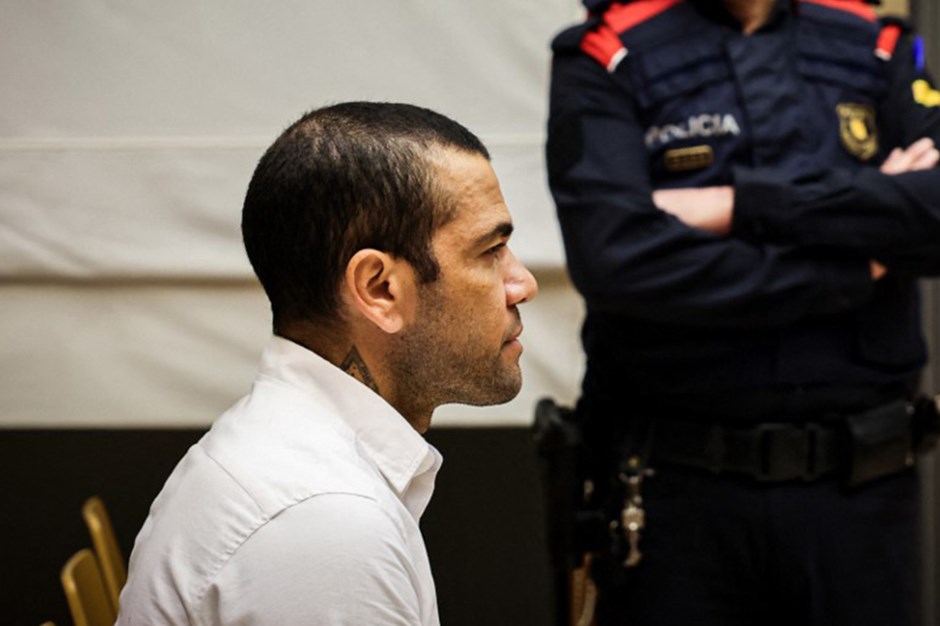 Hapis cezasına çarptırılan Dani Alves'e bir şok daha