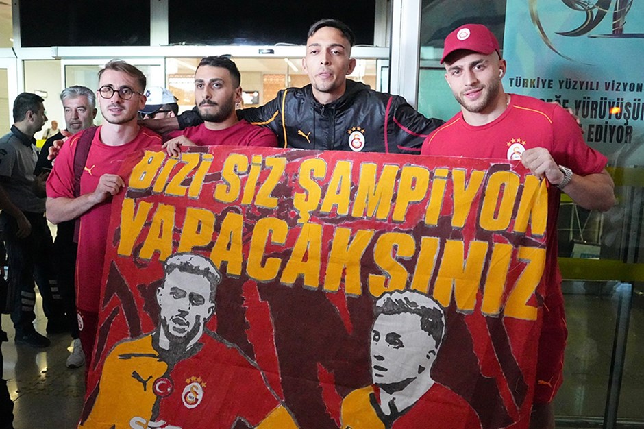 Galatasaray taraftarlarından Kerem ve Barış'a destek