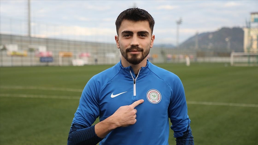 HT Spor'un haberine göre; Siyah-beyazlılar, Çaykur Rizespor forması giyen Taha Şahin’i gündemine aldı. Genç oyuncunun, teknik heyetin raporu doğrultusunda yerli alternatifler arasında öne çıktığı belirtildi.