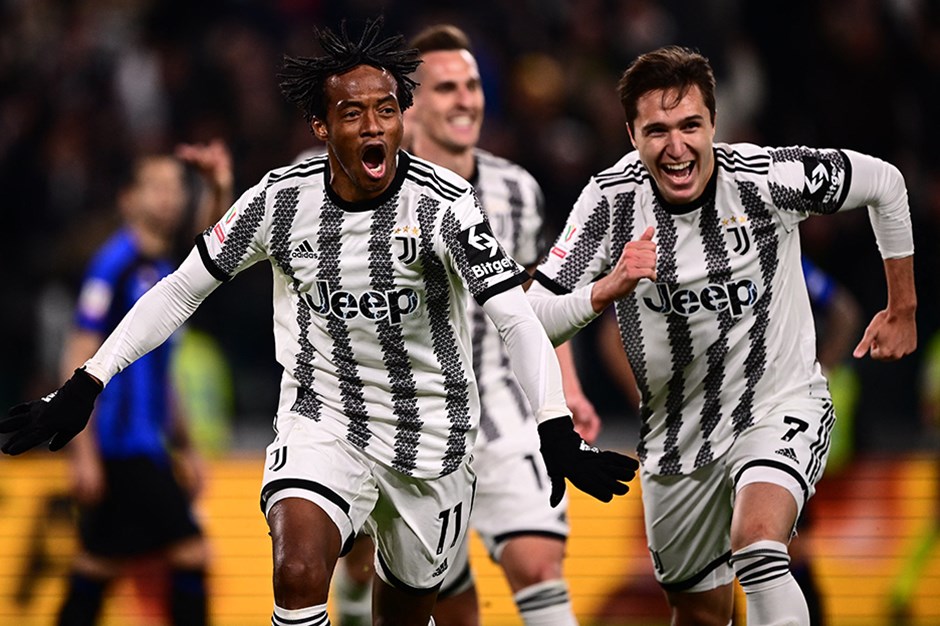 Juventus'tan ayrılan Cuadrado, ezeli rakibe imza attı
