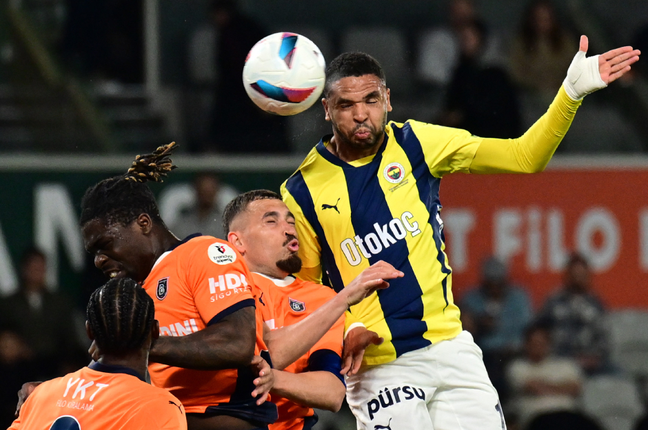 Trio'da Başakşehir-Fenerbahçe maçı için flaş penaltı ve kırmızı kart çıkışı: "Net, Yüzde yüz"  - 12. Foto