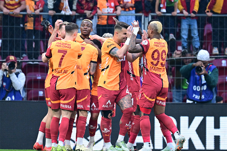 Galatasaray'ı şampiyonluk sonrası bekleyen dev gelir  - 1. Foto
