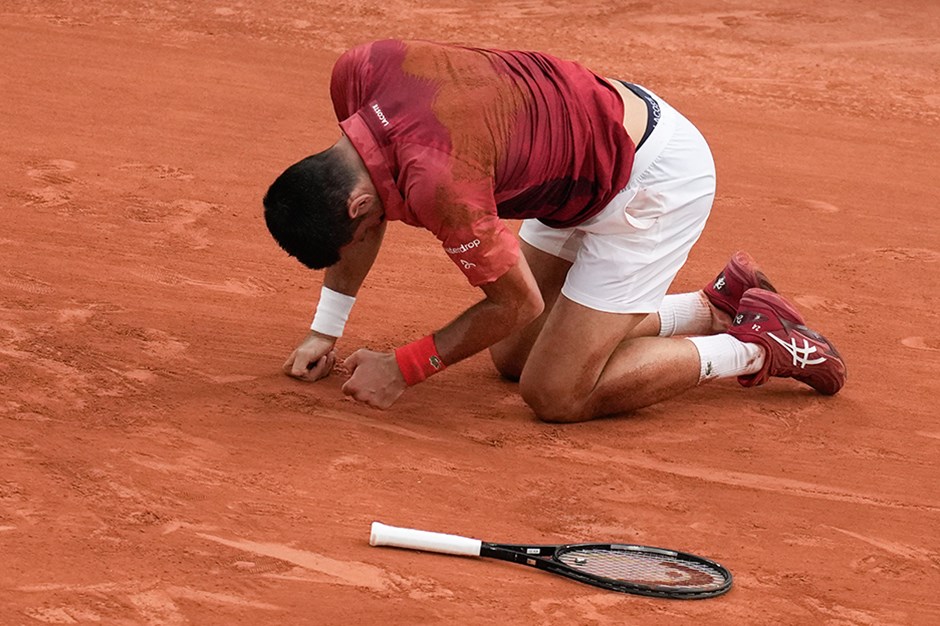 Novak Djokovic menisküs operasyonu geçirdi