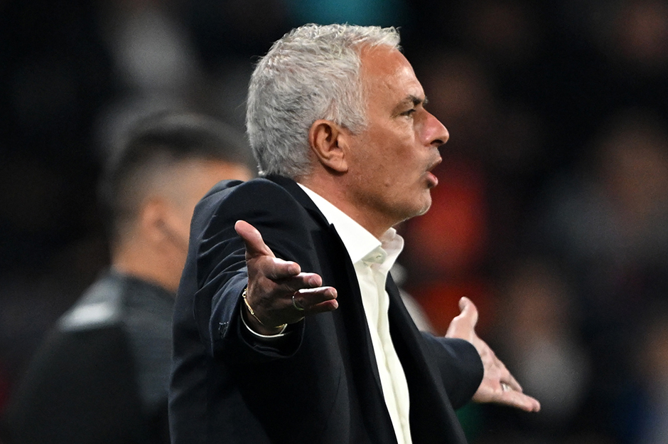NTV Spor: Gol sonrası Mourinho'dan hakeme olay hareket: Portekizliyi çıldırtan 2 karar