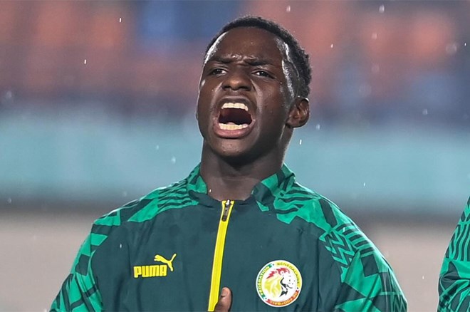 Fenerbahçe'nin ilk transferi Amara Diouf, İstanbul'a geldi: Amara Diouf kimdir, hangi mevkide oynuyor?  - 2. Foto