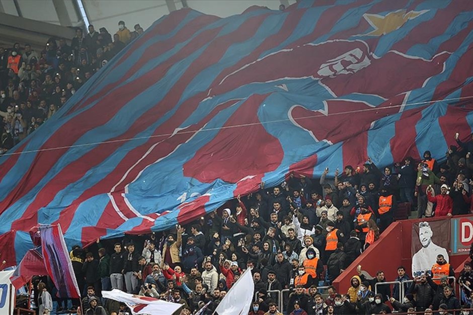 Taraftarlar Trabzonspor-Beşiktaş maçı biletlerine hücum etti