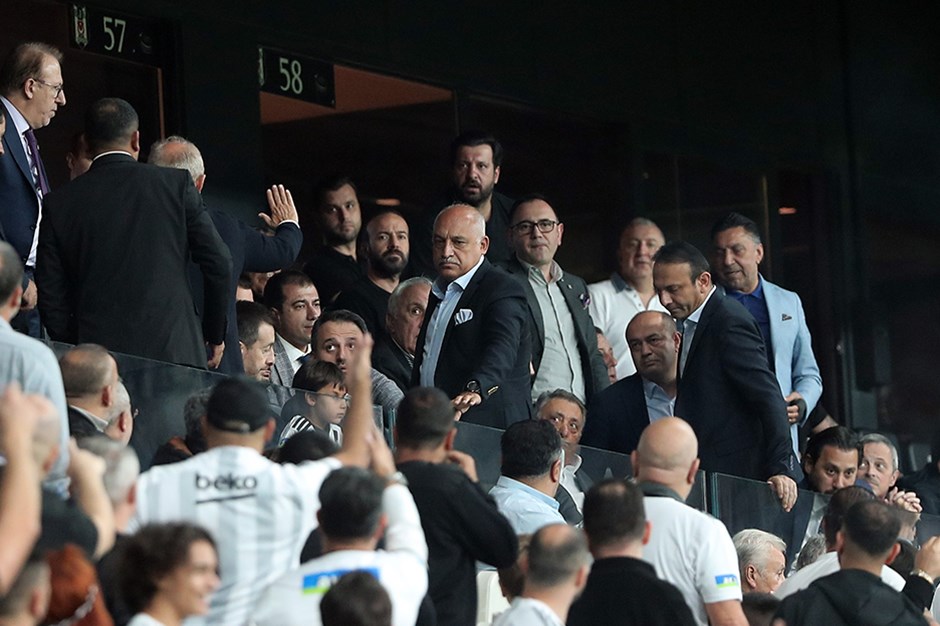 Büyükeşi, Beşiktaş - Lugano maçının devre arasında stadyumu terk etti