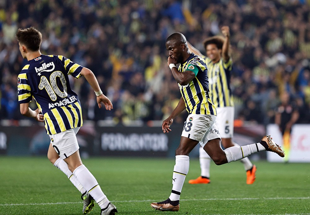 Fenerbahçe'de en az 8 isimle yollar ayrılıyor  - 17. Foto