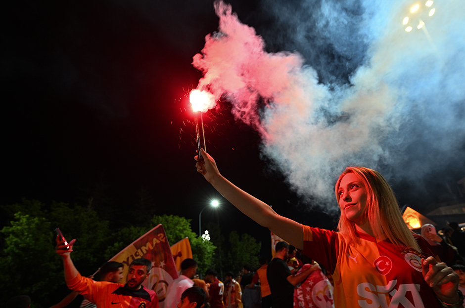 Galatasaraylı taraftarlardan unutulmaz şampiyonluk fotoğrafları!