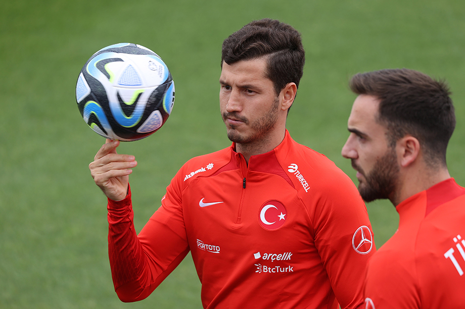 Almanya Kenan Karaman'ı konuşuyor: Maç başlar başlamaz yaptığı hareketle tarihe geçti  - 4. Foto