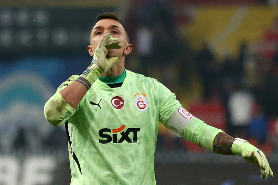 Galatasaray'da kalacak mı? Muslera'dan sözleşme sorusuna yanıt