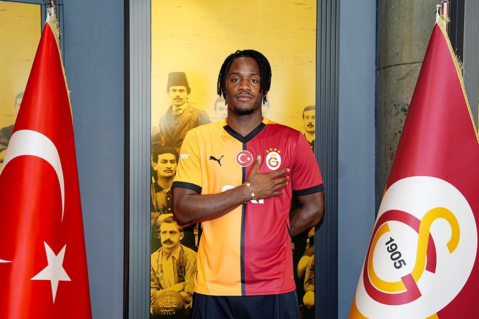 Batshuayi: "Şampiyonlar Ligi'nde oynayacağım için mutluyum"