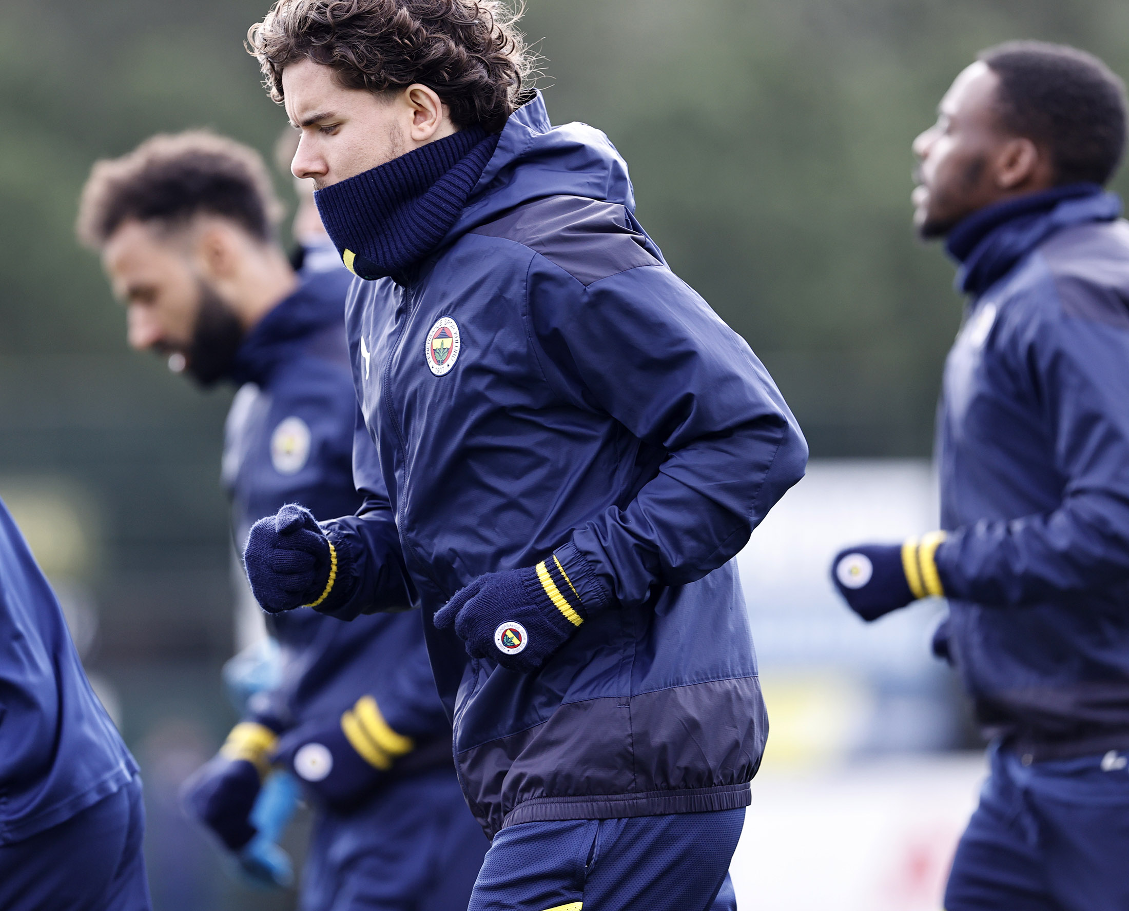 Ferdi Kadıoğlu, Fenerbahçe tarihinin rekorunu kıracak  - 4. Foto