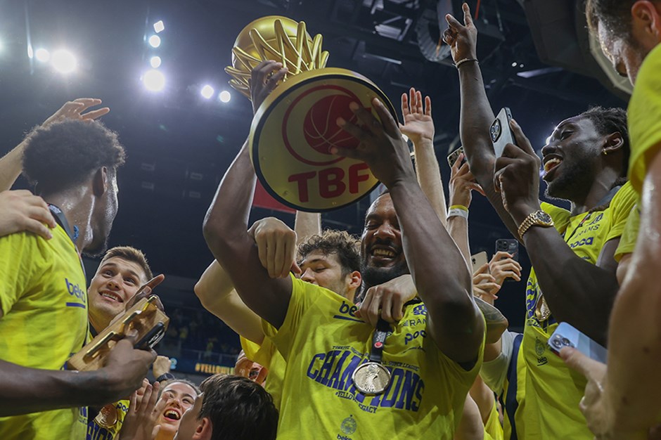 Basketbolda tüm kupalar Fenerbahçe'nin oldu