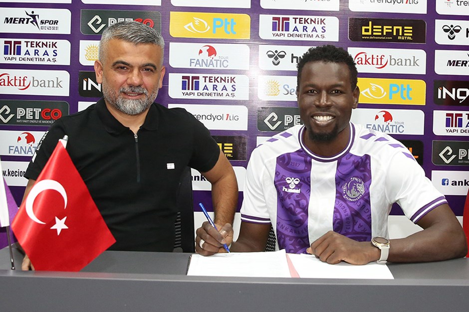 37 yaşındaki Mame Diouf, 1. Lig takımına transfer oldu