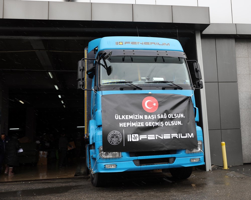 Fenerbahçe, Galatasaray, Beşiktaş ve Trabzonspor'un yardım TIR'ları yola çıkıyor - 4. Foto