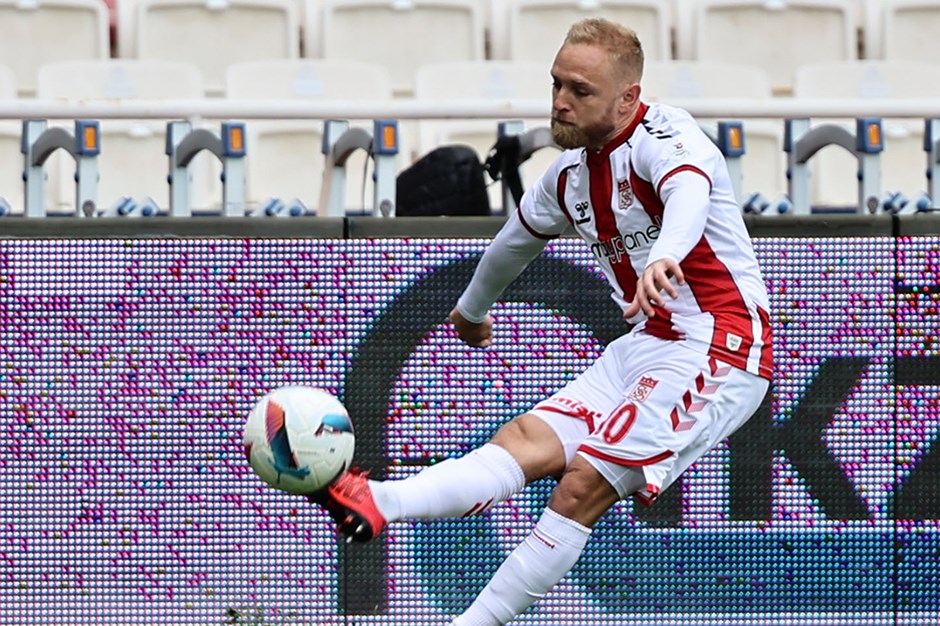 Sivasspor'a Alex Pritchard'dan kötü haber