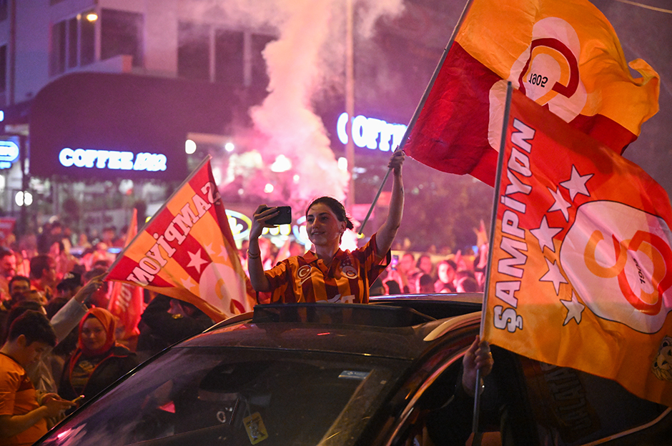 Galatasaraylı taraftarlardan unutulmaz şampiyonluk fotoğrafları!
