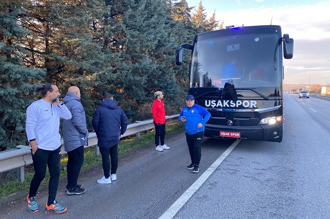 Deplasman dönüşü takım otobüsüne saldırı: Sportif direktörün burnu kırıldı  - 1. Foto