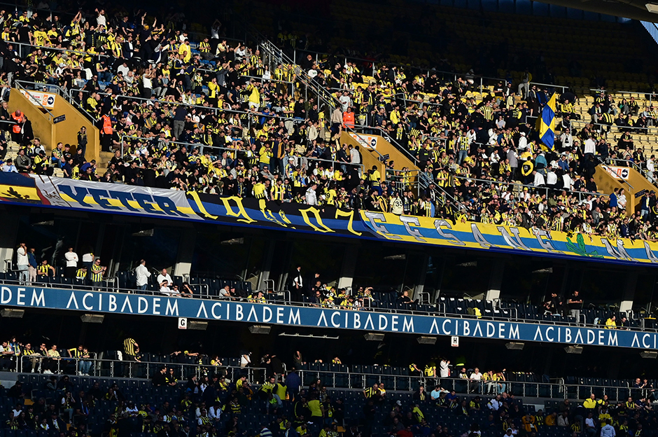 Fenerbahçe-Kayserispor maçı sonrası tribünler karıştı: Polis müdahalesi geldi  - 2. Foto