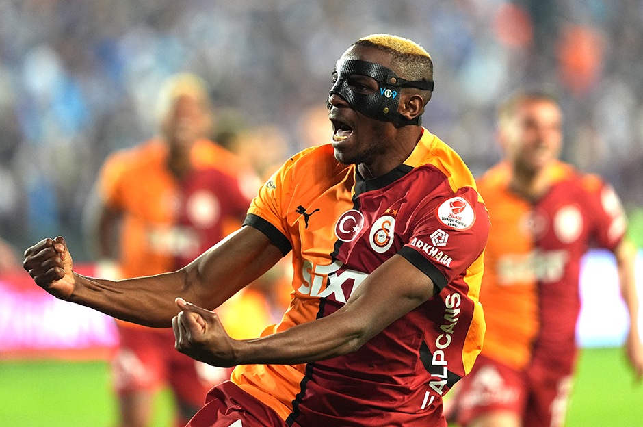 Victor Osimhen'den kupa finalindeki rekor sonrası flaş paylaşım  - 4. Foto
