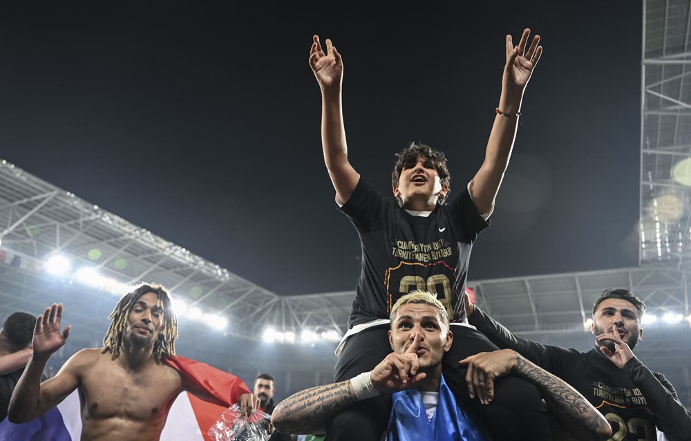 Galatasaraylı futbolcuların şampiyonluk sevinci  - 7. Foto