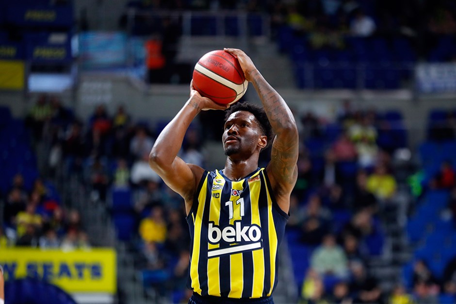 Fenerbahçe Beko, Nigel Hayes-Davis'le sözleşme yeniledi