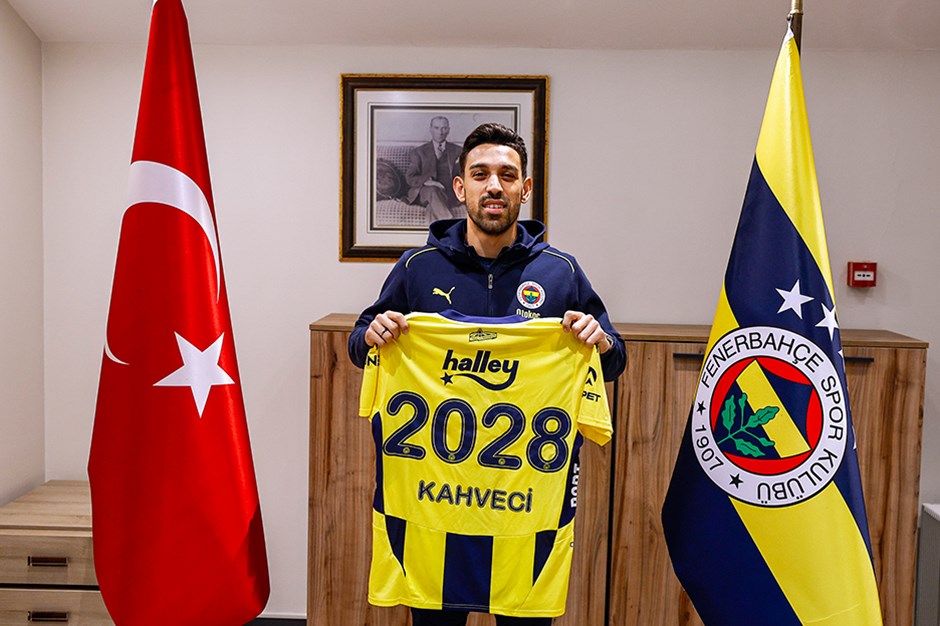 Fenerbahçe'de İrfan Can Kahveci imzayı attı