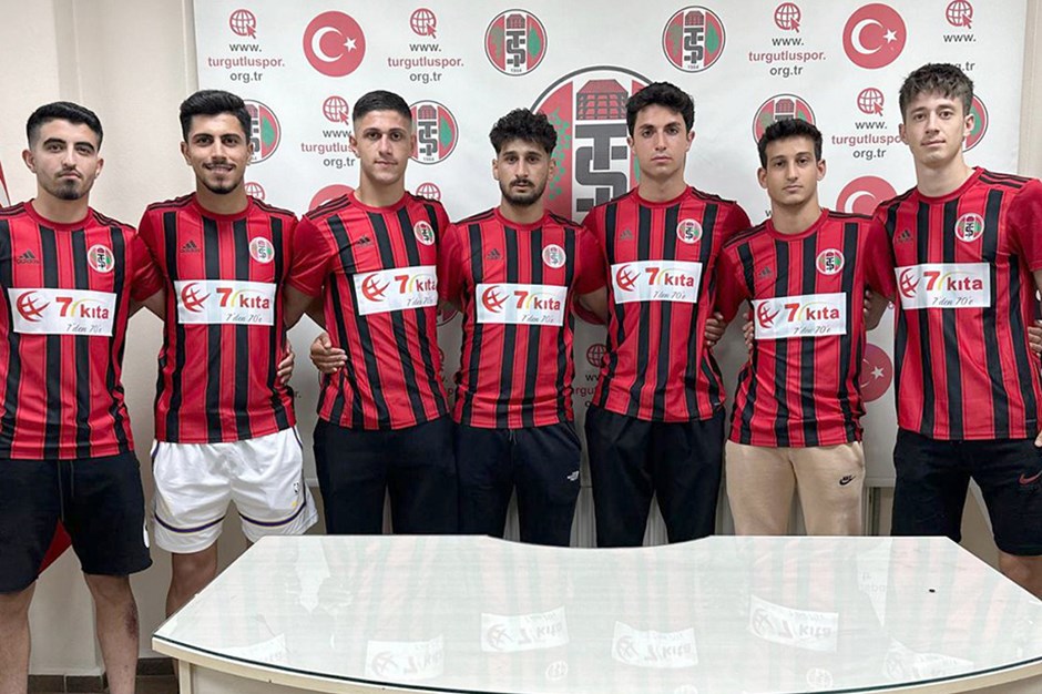 Turgutluspor 7 genci profesyonel yaptı 