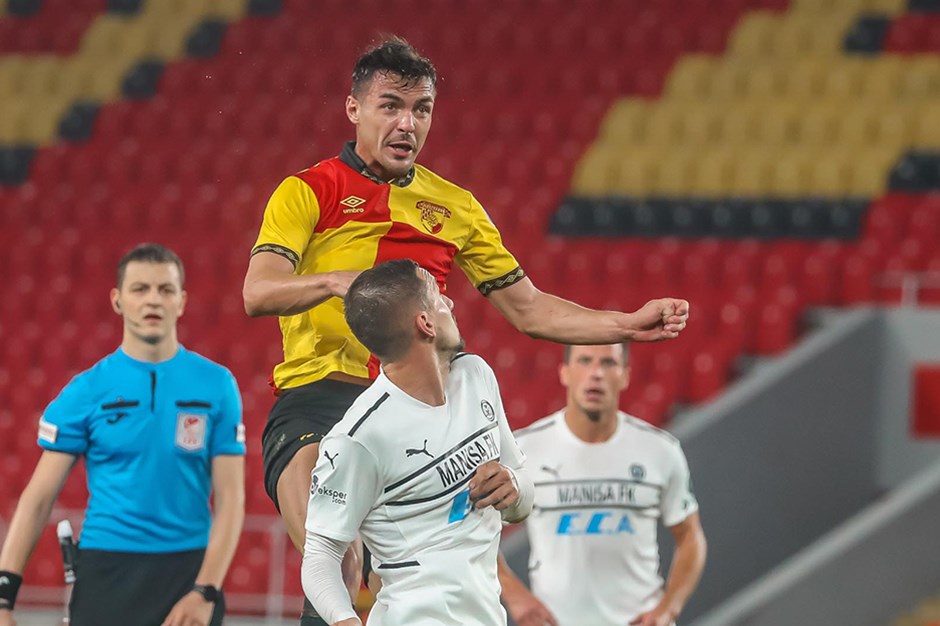 Göztepe'de Stoilov'dan Tijanic kararı