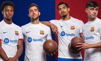 Barcelona 2023/2024 sezonunda giyeceği deplasman formasını tanıttı