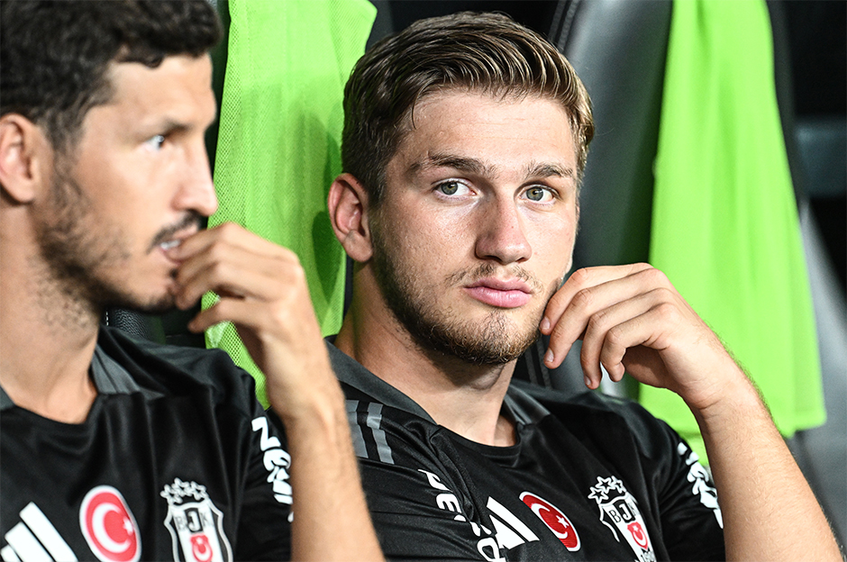 Avrupa'da birçok takımın takip ettiği Semih Kılıçsoy için menajeri Murat Teber, Hürriyet gazetesine açıklamalarda bulundu.