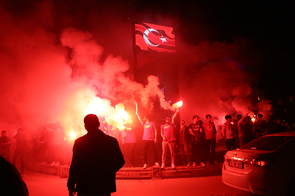 Galatasaraylı taraftarlardan unutulmaz şampiyonluk fotoğrafları!