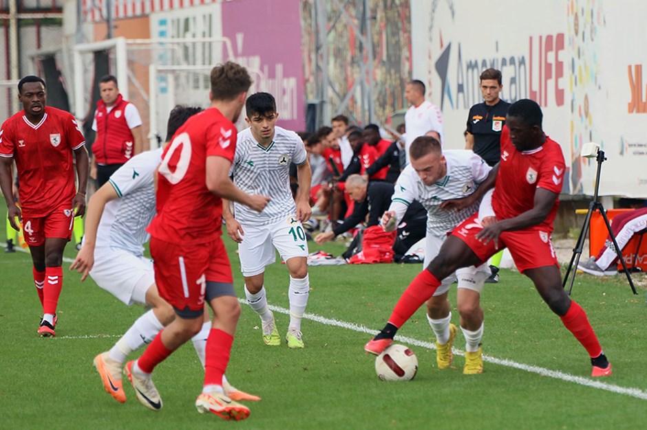 Samsunspor hazırlık maçında farklı kazandı