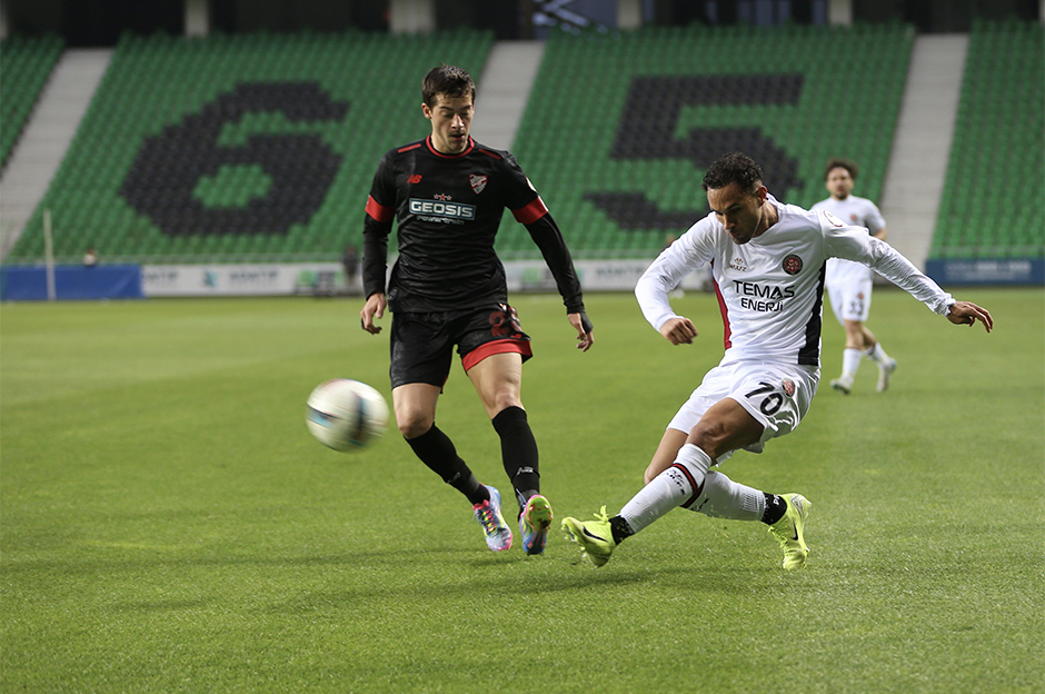 Süper Lig'e yükselen ilk takım belli oldu: Şampiyonluğu garantiledi  - 1. Foto