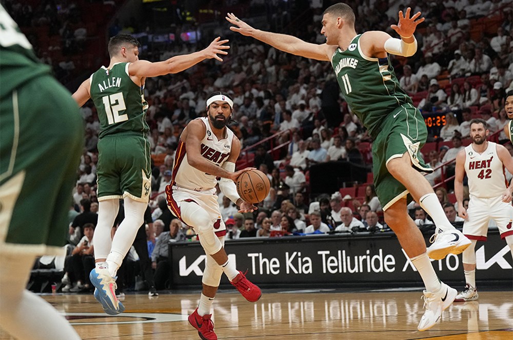 LeBron James'in rekor kırdığı maçta Lakers uzatmada kazandı  - 8. Foto