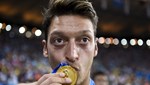 Almanya'da Mesut Özil'e övgü: "Dünyanın en iyilerinden biriydi"