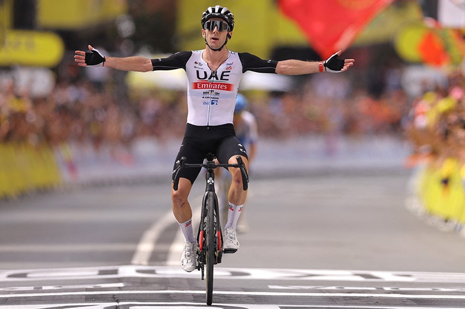 Tour de France'ta açılış etabının galibi Adam Yates