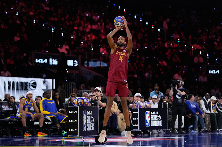 Görenler gözlerine inanamadı! NBA All Star'da tarihe geçen smaç performansı  - 2. Foto