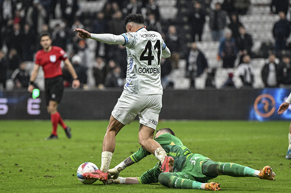 Serdal Adalı yönetimi kararını verdi: Beşiktaş'ta Mert Günok ve Ersin Destanoğlu gelişmesi  - 5. Foto