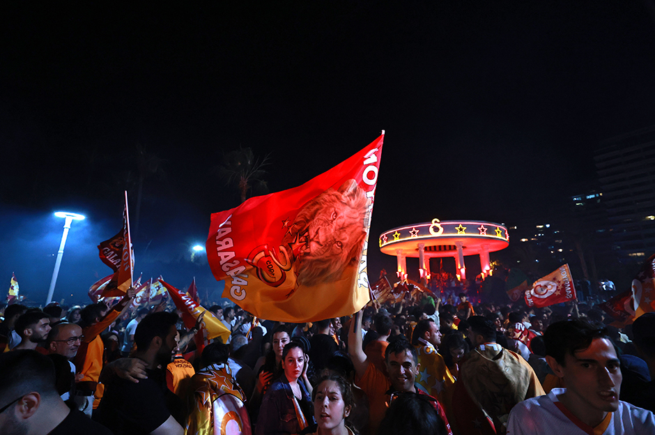 Galatasaraylı taraftarlardan unutulmaz şampiyonluk fotoğrafları!