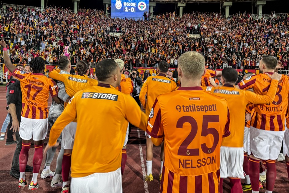 Galatasaray'dan peş peşe Süper Kupa paylaşımları