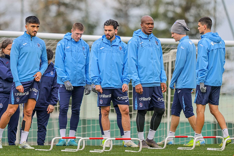 Trabzonspor dar alanda jokerli rondo çalışması yaptı