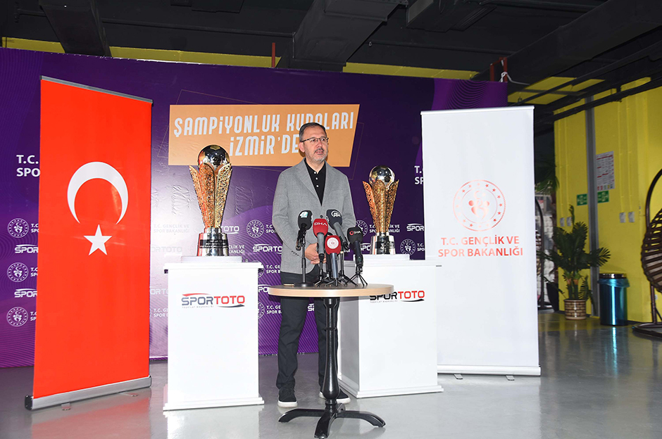 Süper Lig ve 1. Lig'in şampiyonluk kupaları tanıtıldı  - 2. Foto
