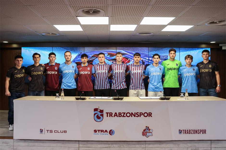 Trabzonspor'da 13 imza birden: "Kulübümüz için çok özel bir gün"  - 4. Foto