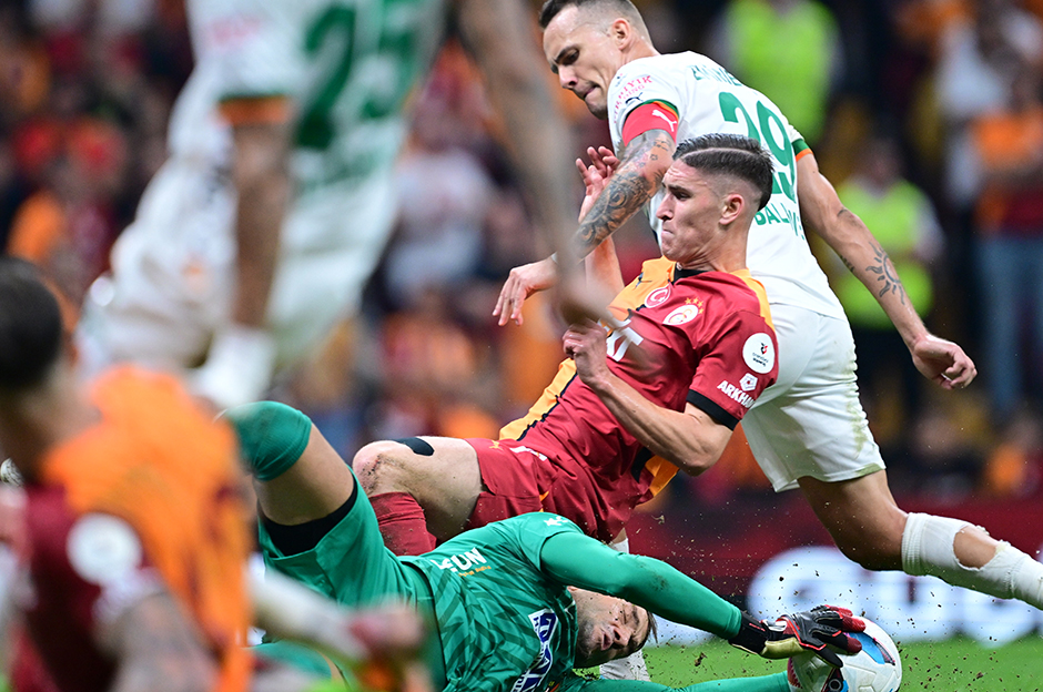 Trio ekibinden net yorum: Dries Mertens'in pozisyonu kırmızı kart mı?  - 5. Foto