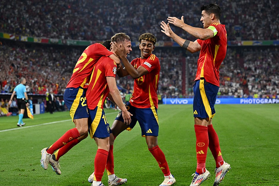 EURO 2024'ün ilk finalisti İspanya oldu