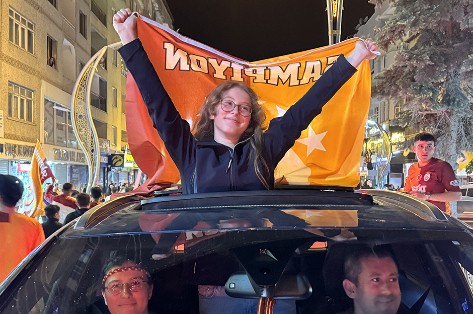 Galatasaraylı taraftarlardan unutulmaz şampiyonluk fotoğrafları!